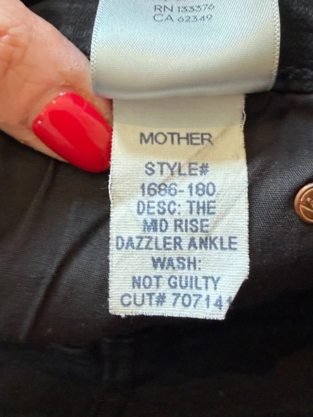 MOTHER Mid-Rise Dazzler Ankle Jeans Black 24